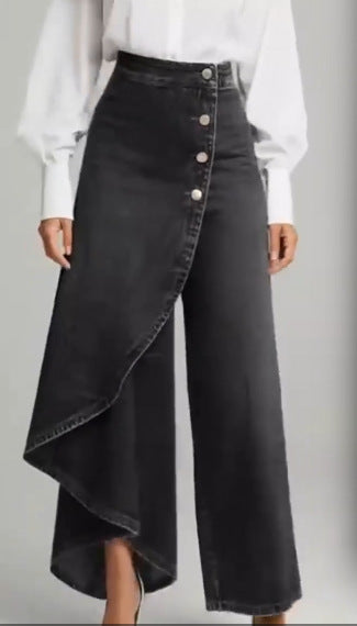 Jeans droits similicuir à volants et boutons pour femme