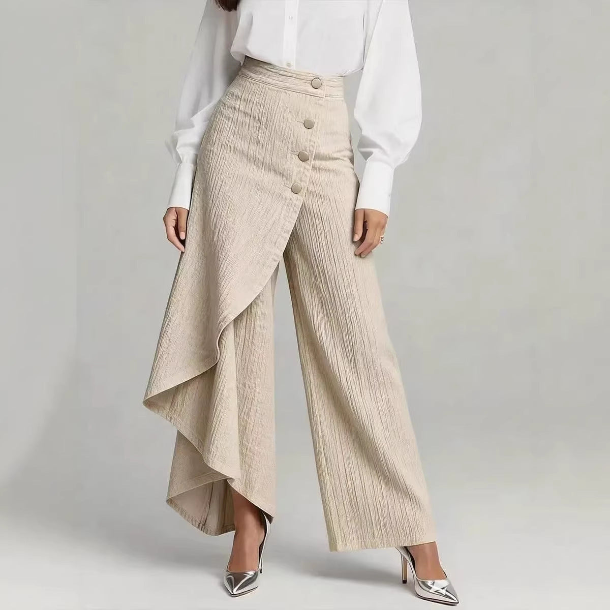 Jeans droits similicuir à volants et boutons pour femme
