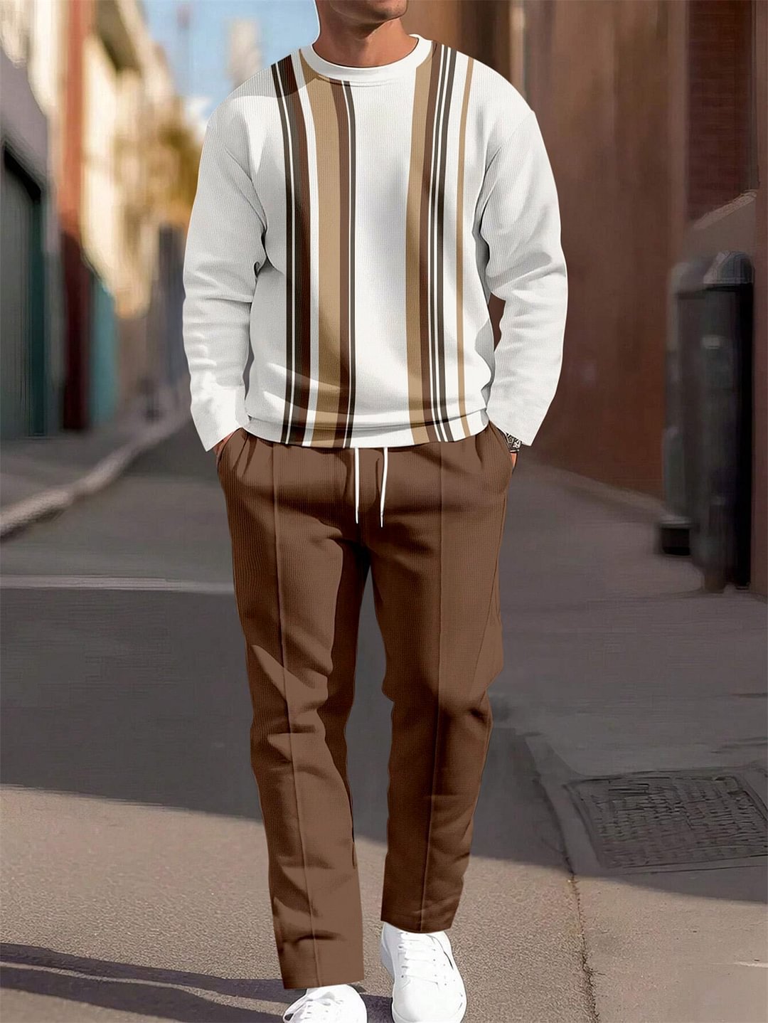 Conjunto de dos piezas de sudadera de cuello redondo y pantalón deportivo casual para hombre